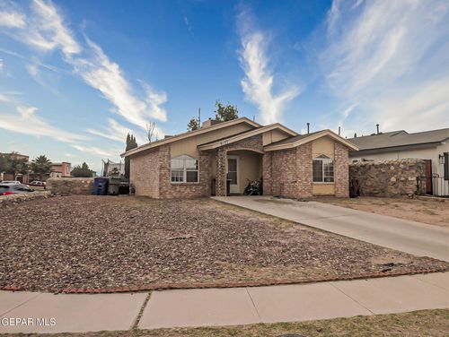 9127 Bur Oak Cir, El Paso, TX, 79907-2002 | Card Image