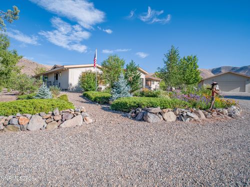 3670 Pinenut Way, Wellington, NV, 89444-9470 | Card Image