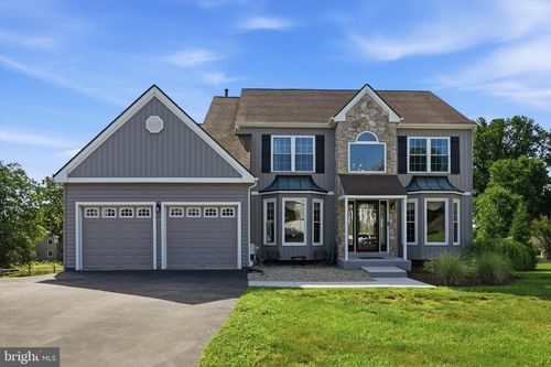 16 E Evans Way, Aston, PA, 19014-1562 | Card Image
