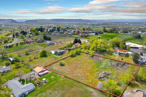 NKA Santa Roza Dr, Yakima, WA, 98901 | Card Image