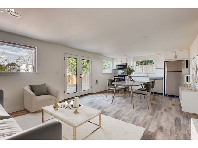 2747 Ne Bryant St, House other with 5 bedrooms, 2 bathrooms and 1 parking in Portland OR | Image 16