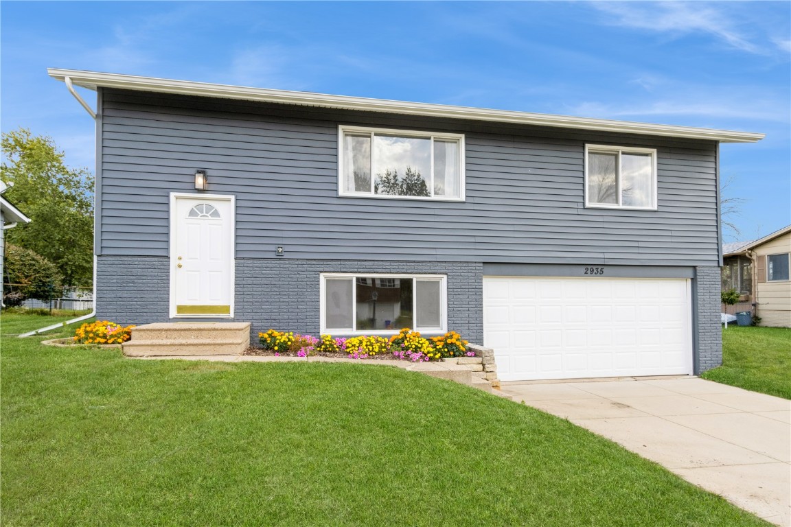 4th St, Marion, IA 52302