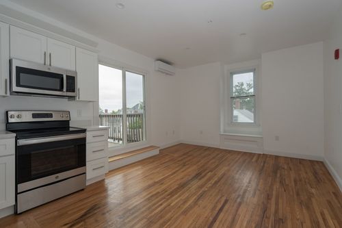 11-11 Park St, Haverhill, MA, 01830-5962 | Card Image