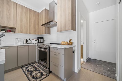 3xx-7588 16th St, Burnaby, BC, V3N0H8 | Card Image