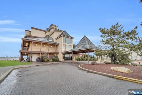 101 Shearwater Ct, Jersey City, NJ, 07305-5430 | Card Image