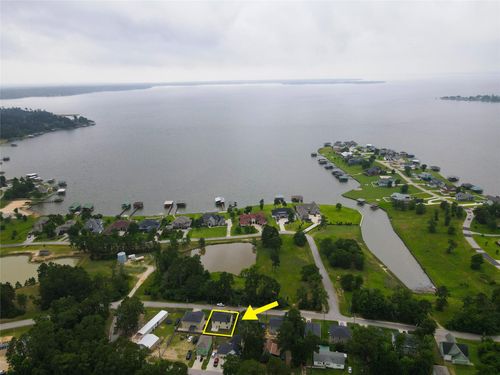 940 Cedar Point Dr, Livingston, TX, 77351-8228 | Card Image