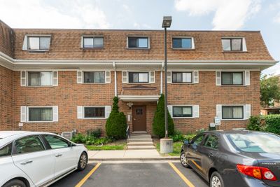 C - 4172 Cove Lane, Condo with 2 bedrooms, 2 bathrooms and 1 parking in Glenview IL | Image 2