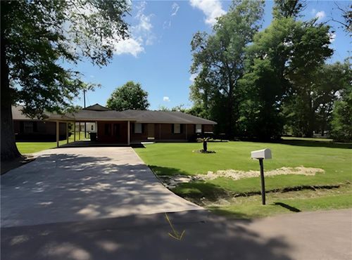 335 N Baronne St, Ponchatoula, LA, 70454-8866 | Card Image