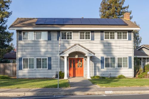 3327 Country Club Blvd, Stockton, CA, 95204-3857 | Card Image