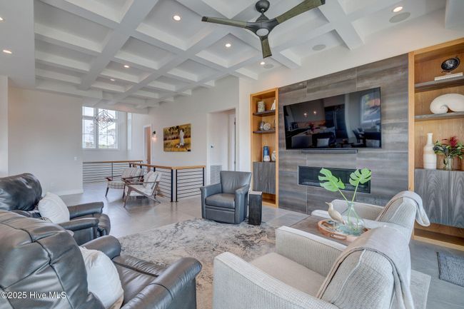 Living Room | Image 30
