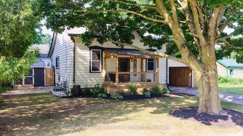 134 Wellington St W, Clinton, ON, N0M1L0 | Card Image