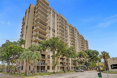 A616 - 1470 Ne 123rd St, Condo with 2 bedrooms, 2 bathrooms and null parking in North Miami FL | Image 1