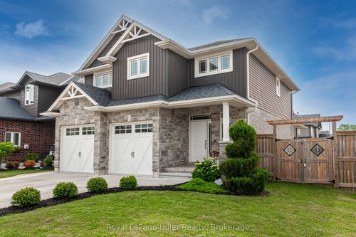 {{alt}} | Card Image