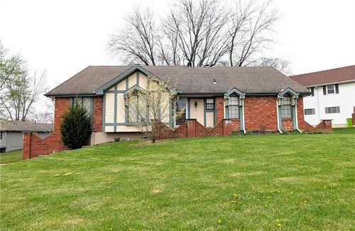 104 London Way, Belton, MO, 64012 | Card Image