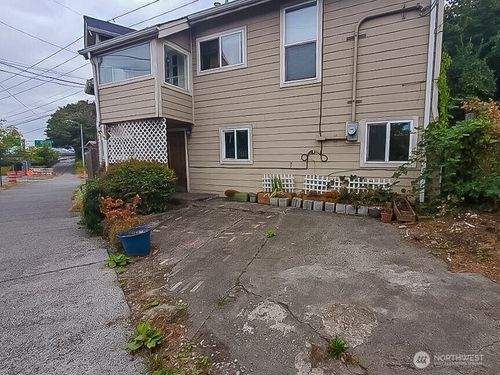 3823 Delridge Way Sw, Seattle, WA, 98106-1133 | Card Image