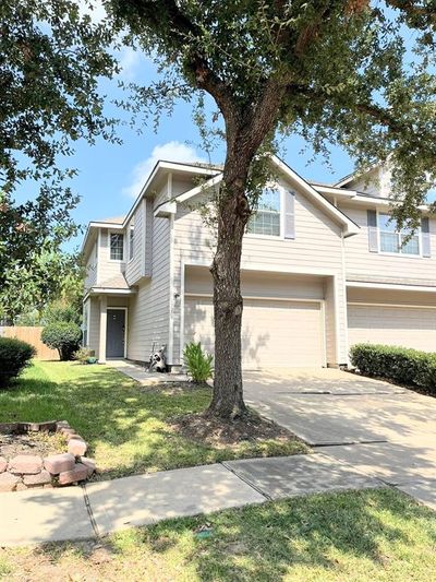 25274 Finchgrove Lane, Home with 3 bedrooms, 2 bathrooms and null parking in Katy TX | Image 2