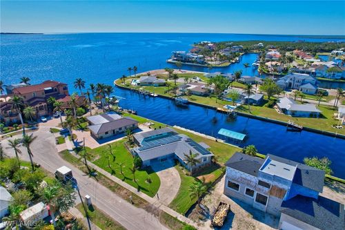 250 Bangsberg Rd Se, PORT CHARLOTTE, FL, 33952-9707 | Card Image