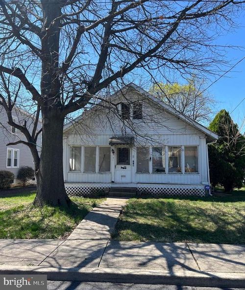 218 E Monument Ave, HATBORO, PA, 19040-2710 | Card Image