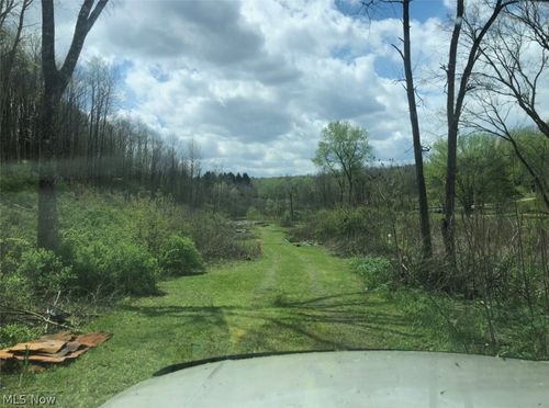 909 Lisbon Rd, Salem, OH, 44460-9436 | Card Image