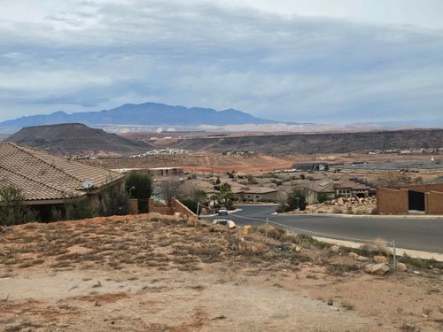 66 E Saint George Blvd, Saint George, UT, 84770-2852 | Card Image