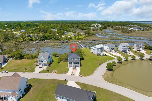 1827 Olde Farm Rd, Morehead City, NC, 28557-3190 | Card Image