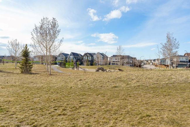 907 Cranbrook Walk Se, Home with 2 bedrooms, 1 bathrooms and 2 parking in Calgary AB | Image 21