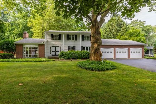 8 Cranswick Ln, Rochester, NY, 14618-3806 | Card Image