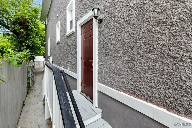 Exterior entrance to basement | Image 37