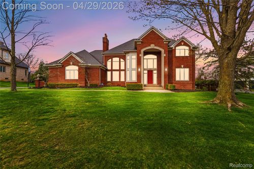 1920 Vinsetta Ct, Oakland Twp, MI, 48306-1645 | Card Image