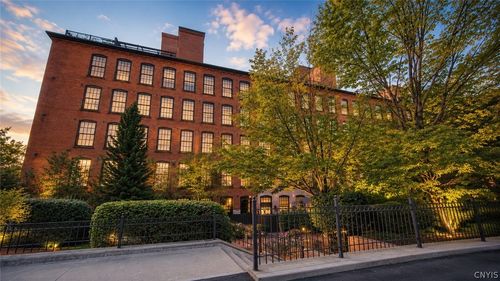 300-429 N Franklin St, Syracuse, NY, 13204-1400 | Card Image