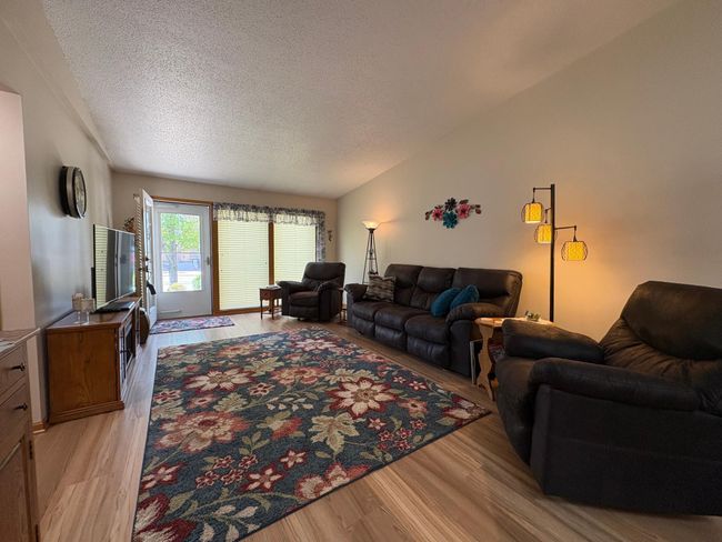 living room | Image 9