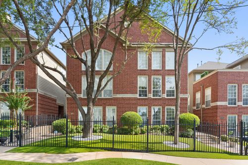 1005 W Bluff St, Fort Worth, TX, 76102-1810 | Card Image