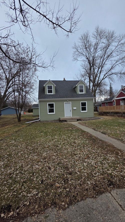 313 11th St S, Benson, MN, 56215-1810 | Card Image