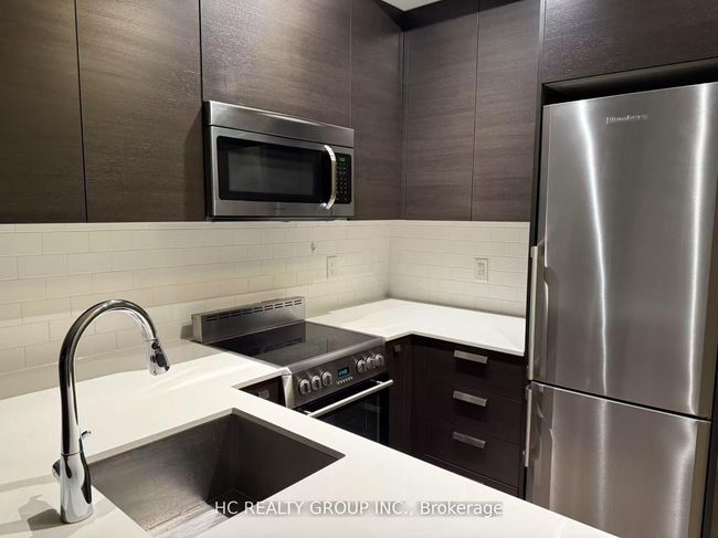 1706 - 57 St Joseph St, Condo with 2 bedrooms, 1 bathrooms and 1 parking in Toronto ON | Image 10