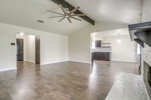2733 Southpark Ln, Fort Worth, TX, 76133-6411 | Card Image