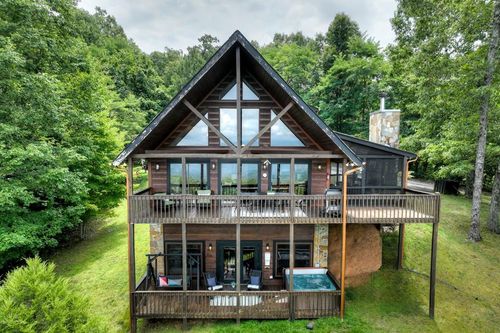 572 Sunrock Mountain Trce, Blue Ridge, GA, 30513-2208 | Card Image