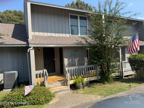 279 Highpoint Dr, Diamondhead, MS, 39525-3715 | Card Image