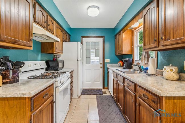 6727 Pelton Dr, House other with 3 bedrooms, 2 bathrooms and 2 parking in Whitehouse OH | Image 18