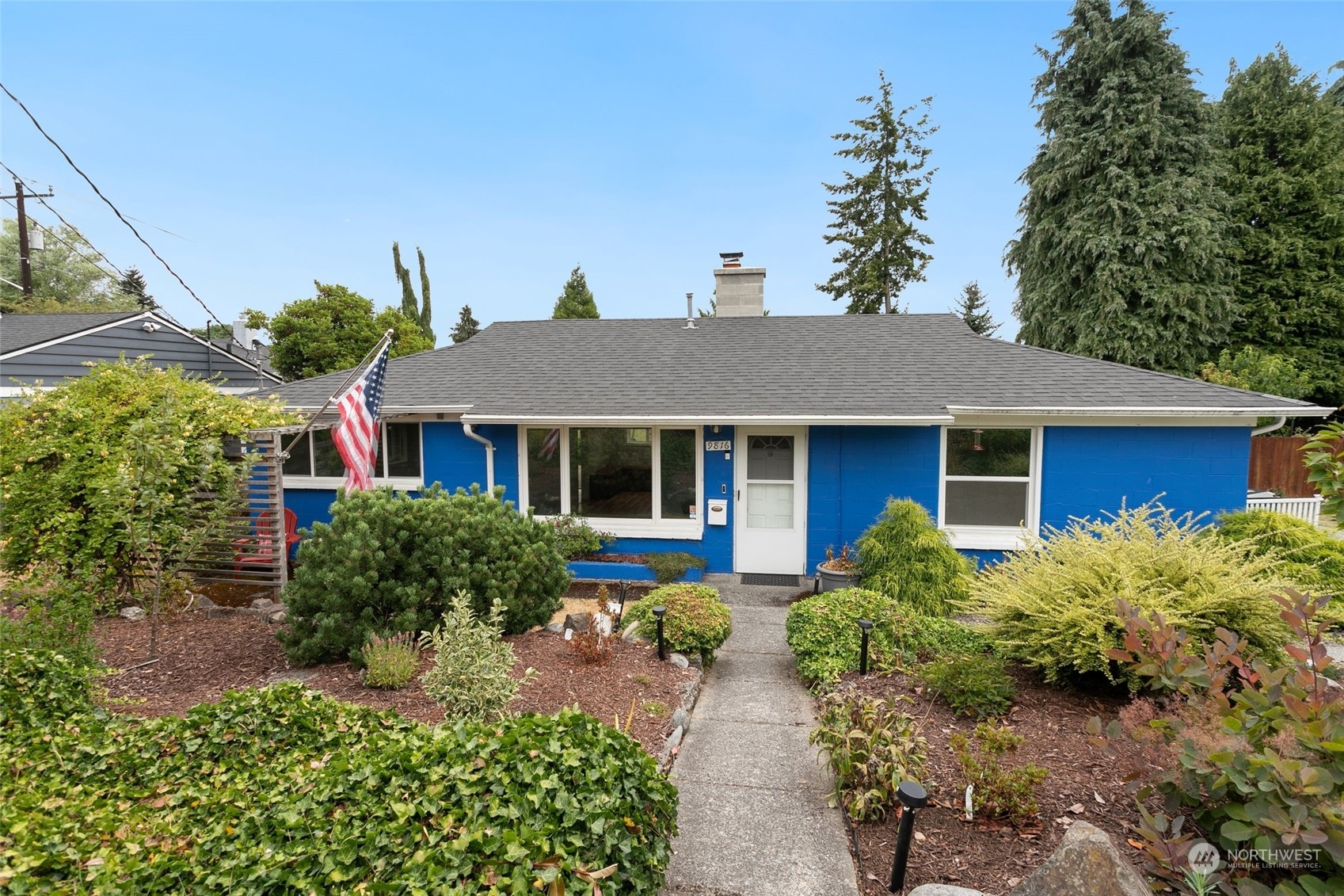 Linden Ave, Seattle, WA 98103