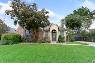 18510 Lake Tulip Ave, House other with 3 bedrooms, 2 bathrooms and null parking in Baton Rouge LA | Image 2