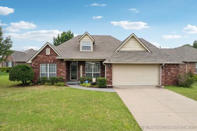 2029 W Woodbury Street, House other with 4 bedrooms, 2 bathrooms and null parking in Broken Arrow OK | Image 1