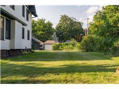 545 Holly Ave, Saint Paul, MN, 55102-2207 | Card Image