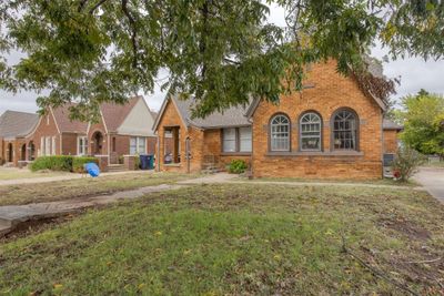 View of front of property with a front yard | Image 1