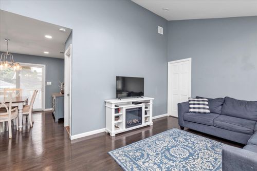 10 Park Dr, Old Bethpage, NY, 11804-1510 | Card Image