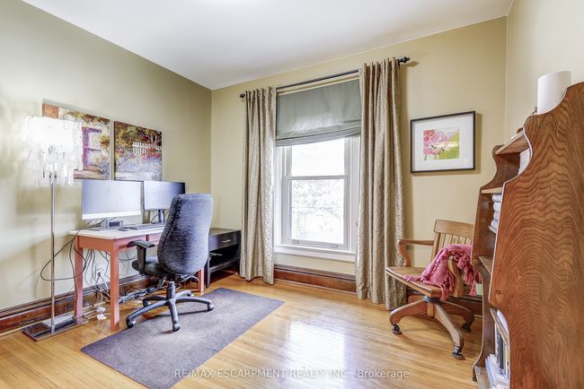 24 Ray St N, House other with 5 bedrooms, 3 bathrooms and 4 parking in Hamilton ON | Image 16