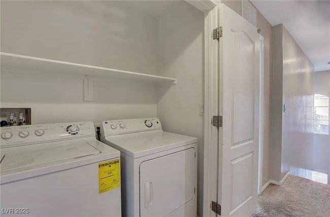 9137 Entrancing Ave, House other with 2 bedrooms, 3 bathrooms and null parking in Las Vegas NV | Image 15