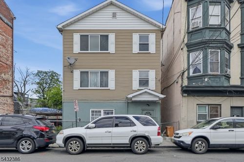 363 Summer St, Paterson, NJ, 07501-2218 | Card Image