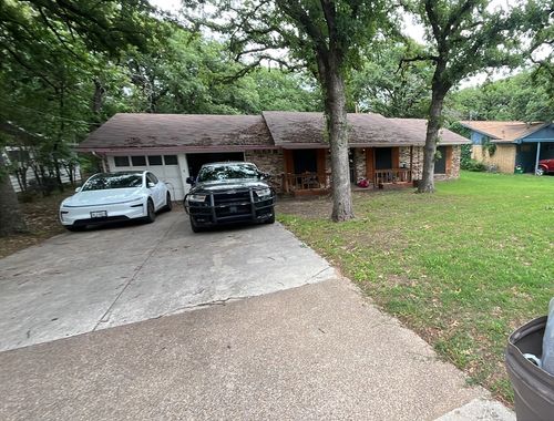 609 William Rd, Azle, TX, 76020-3430 | Card Image