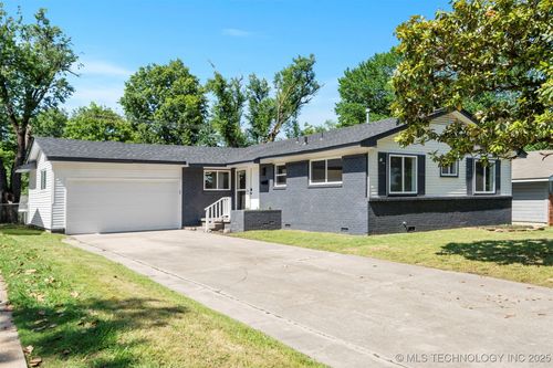 5939 E 26th St, Tulsa, OK, 74114-5121 | Card Image