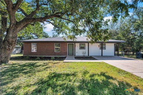 42 Great West Loop, Belton, TX, 76513-9243 | Card Image